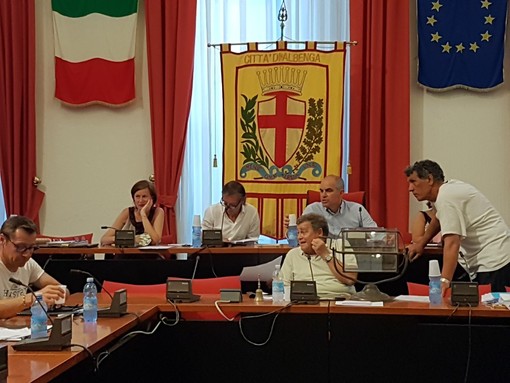 Albenga: da oggi fideiussione necessaria solo sopra i 50mila euro, ma chi l'ha già chiesta?