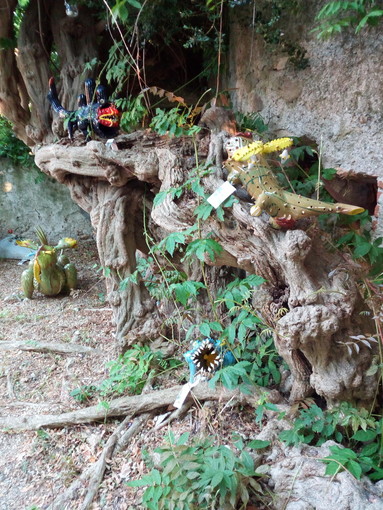 A Finalborgo il giardino segreto di "Cà di Ni'"ospita le opere di Paolo Anselmo A Finalborgo il giardino segreto di "Cà di Ni'"ospita le opere di Paolo Anselmo