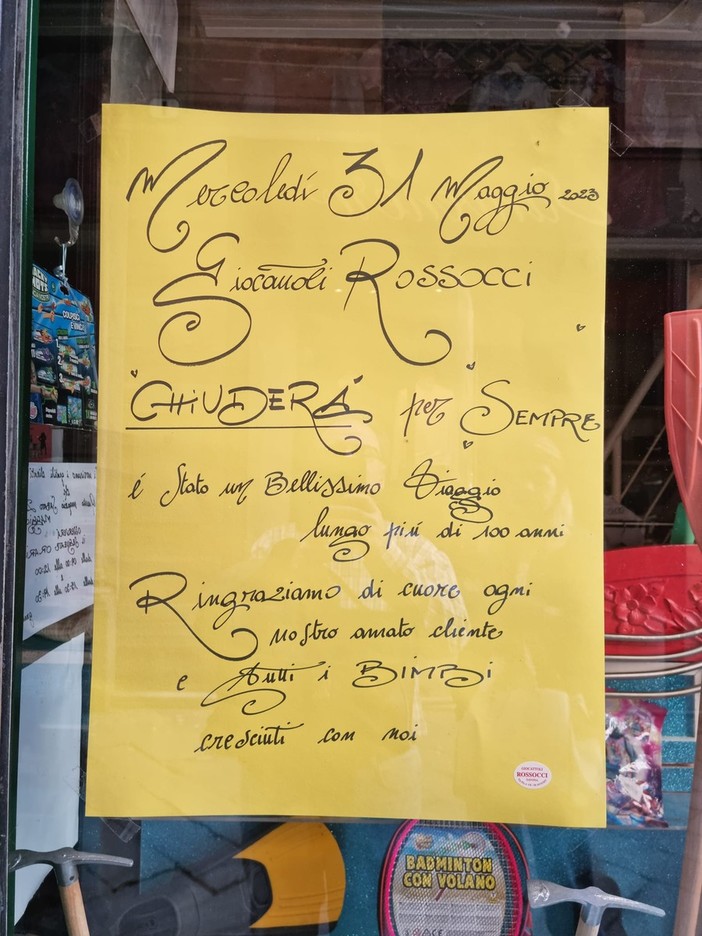 Savona, il centenario negozio di giocattoli Rossocci chiuderà il 31 maggio: "E' stato un bellissimo viaggio"