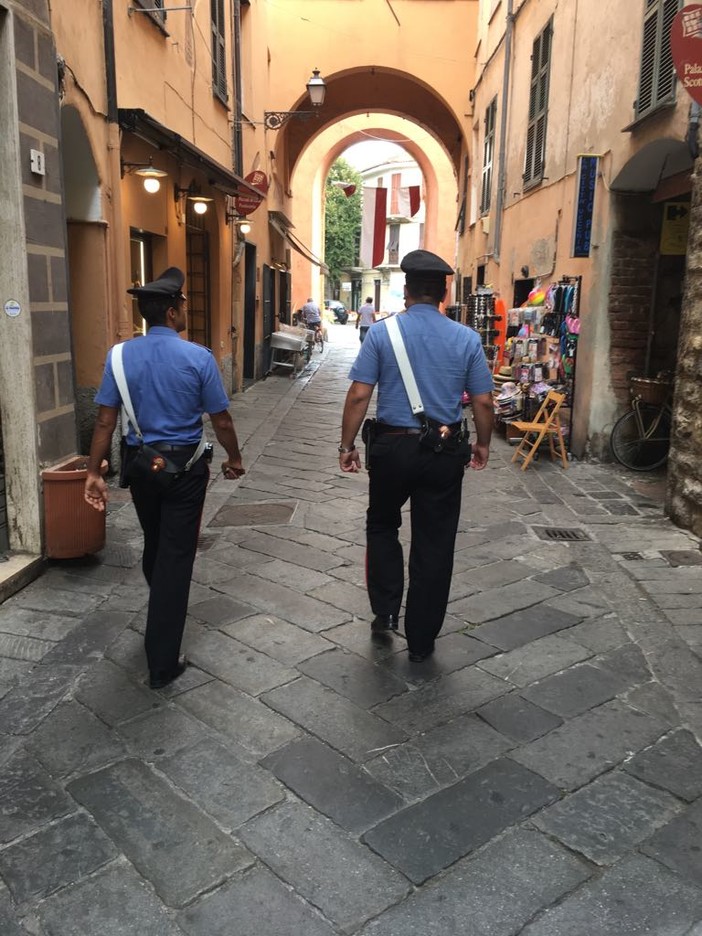 Albenga, evade dai domiciliari per comprare la birra: arrestato Albenga, evade dai domiciliari per comprare la birra: arrestato