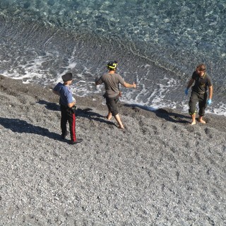 Bergeggi, cadavere trovato sulla spiaggia di Punta Prodani