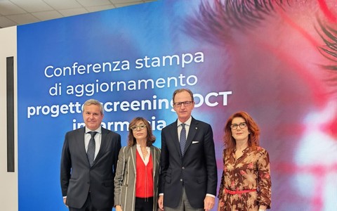 Screening oculistici in farmacia: in Liguria oltre 3.600 esami OCT e un paziente su tre richiede approfondimenti