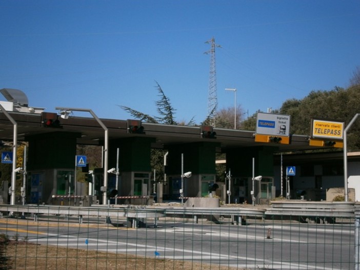 #INFOVIABILITA': Complanare ovest di Savona chiusa il 30 marzo per due ore - Complanare est di savona chiusa nella notte tra il 30 e il 31 marzo #INFOVIABILITA': Complanare ovest di Savona chiusa il 30 marzo per due ore - Complanare est di savona chiusa nella notte tra il 30 e il 31 marzo