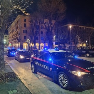 Aggressione in Piazza del Popolo a Savona: un ferito in codice rosso al Santa Corona