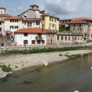Carcare, continuano i lavori di pulizia del fiume Bormida