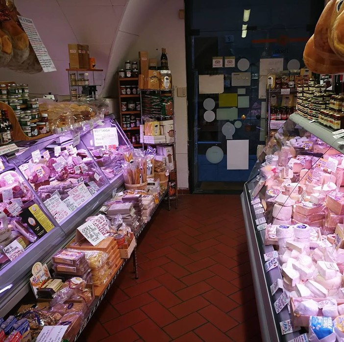 Albenga: il negozio "Claudio e Adele" citato su "Gambero Rosso" Albenga: il negozio "Claudio e Adele" citato su "Gambero Rosso"