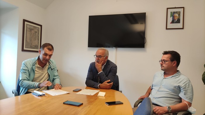 Pietra, parola d'ordine programmazione. Lavori pubblici per 7,6 milioni di euro, De Vincenzi: "Un'idea chiara di quello che ci vuole per il paese" (VIDEO) Pietra, parola d'ordine programmazione. Lavori pubblici per 7,6 milioni di euro, De Vincenzi: "Un'idea chiara di quello che ci vuole per il paese" (VIDEO)