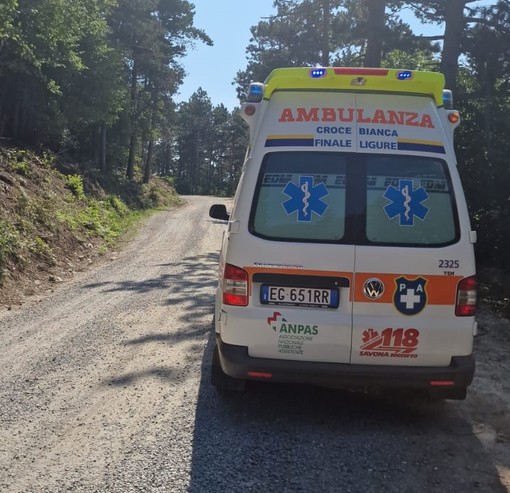 Cade dalla bici lungo una strada sterrata: soccorsi mobilitati ad Orco Feglino Cade dalla bici lungo una strada sterrata: soccorsi mobilitati ad Orco Feglino