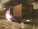 Torna l'incubo code sull'autostrada: il camion in fiamme spezza la viabilità dell'A10 (VIDEO)