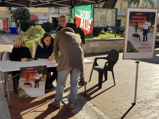 Albenga: raccolta firme per dotare la Polizia Locale di un cane antidroga