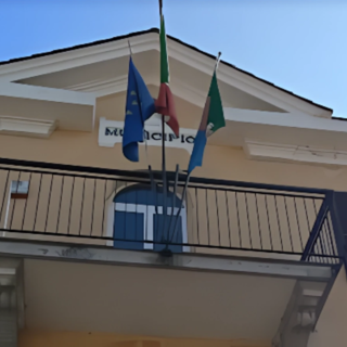 Dego, periodo di cantieri aperti: lavori in piazza Botta, manutenzione strade e corsi d’acqua