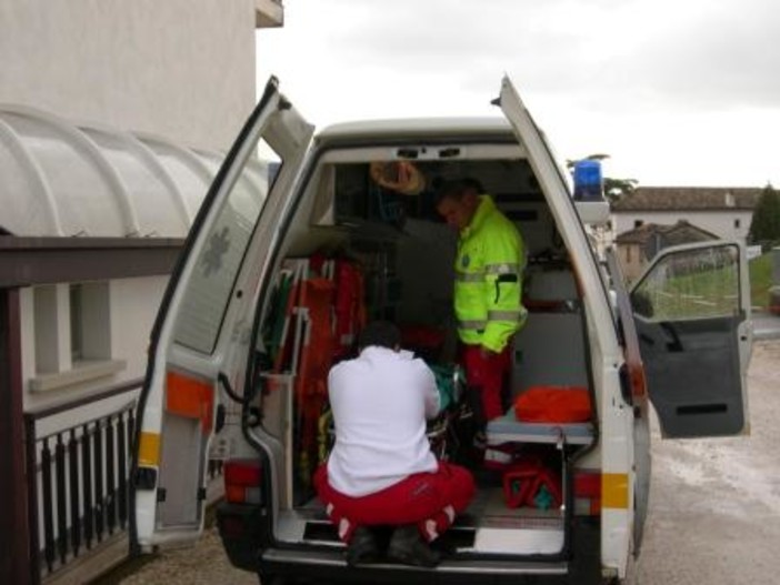 Tragica gita in gommone, muore per arresto cardiaco