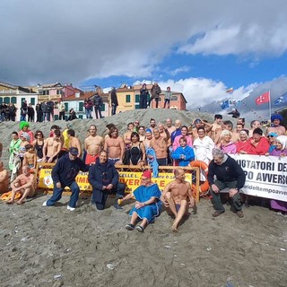 Celle, la carica dei 71 "coraggiosi" per la 50esima edizione del cimento invernale (FOTO) Celle, la carica dei 71 "coraggiosi" per la 50esima edizione del cimento invernale (FOTO)