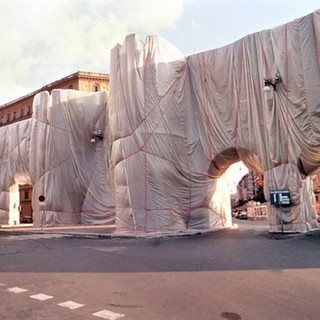 Albissola: postcards di Christo e Jeanne-Claude in mostra
