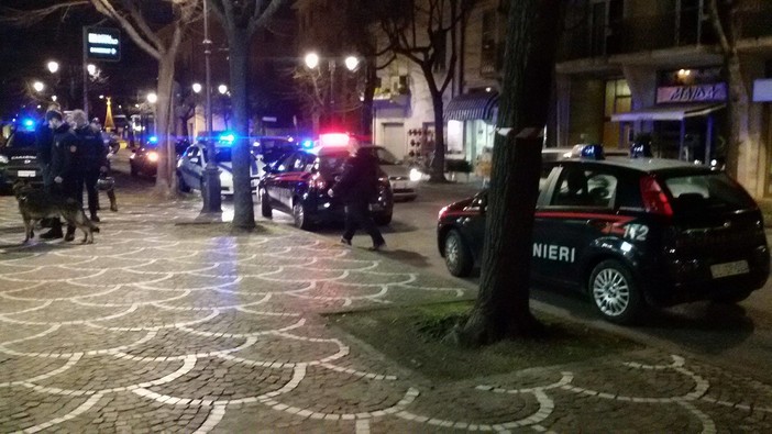 Controlli antidroga nel centro di Albenga: bloccati tre assuntori che avevano appena acquistato eroina