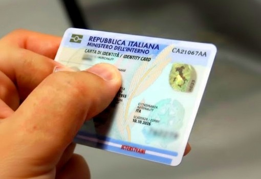 Gli over 70 non dovranno più rinnovare la carta d'identità: la novità nel decreto Semplificazioni
