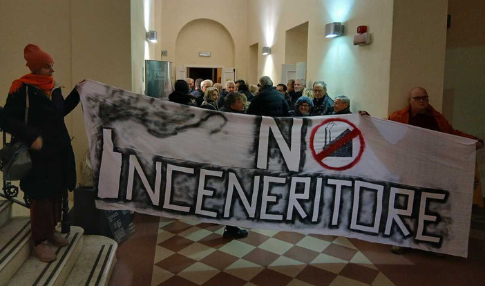Coordinamento No Inceneritore: "Aziende interessate solo ai rifiuti, quando si tratta di bonificare o riqualificare svaniscono nel nulla"