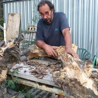 Addio all'artigiano e scultore Cesare Oneda, amico di Tovo San Giacomo