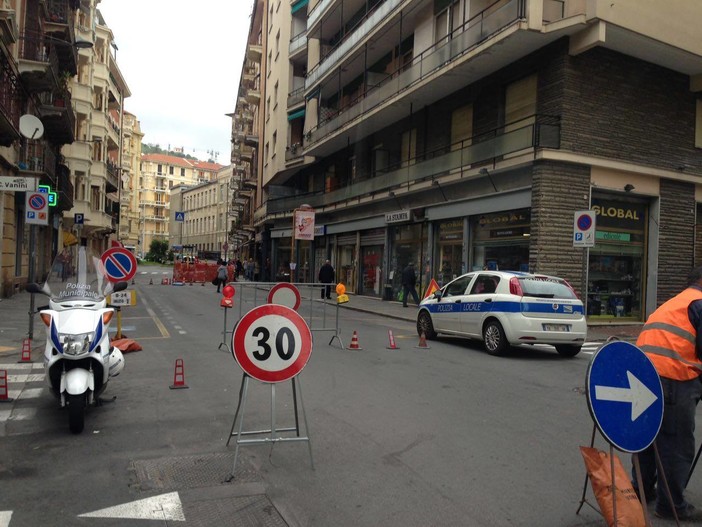 Savona, cedimento piano stradale in via San Lorenzo: modifiche alla viabilità