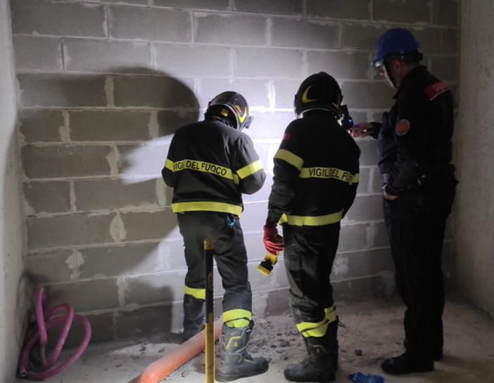 Varigotti, blitz dei carabinieri Forestali in un cantiere: scoperti vani abusivi occultati da muri, 4 denunce Varigotti, blitz dei carabinieri Forestali in un cantiere: scoperti vani abusivi occultati da muri, 4 denunce