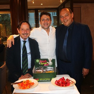 Alassio: il ristorante Lamberti ha presentato il menù dedicato al Festival della Cucina con i Fiori Alassio: il ristorante Lamberti ha presentato il menù dedicato al Festival della Cucina con i Fiori
