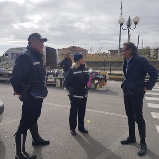 Ad Albenga regolare mercato del mercoledì. Il Comune: "Valuteremo il da farsi nelle prossime settimane"