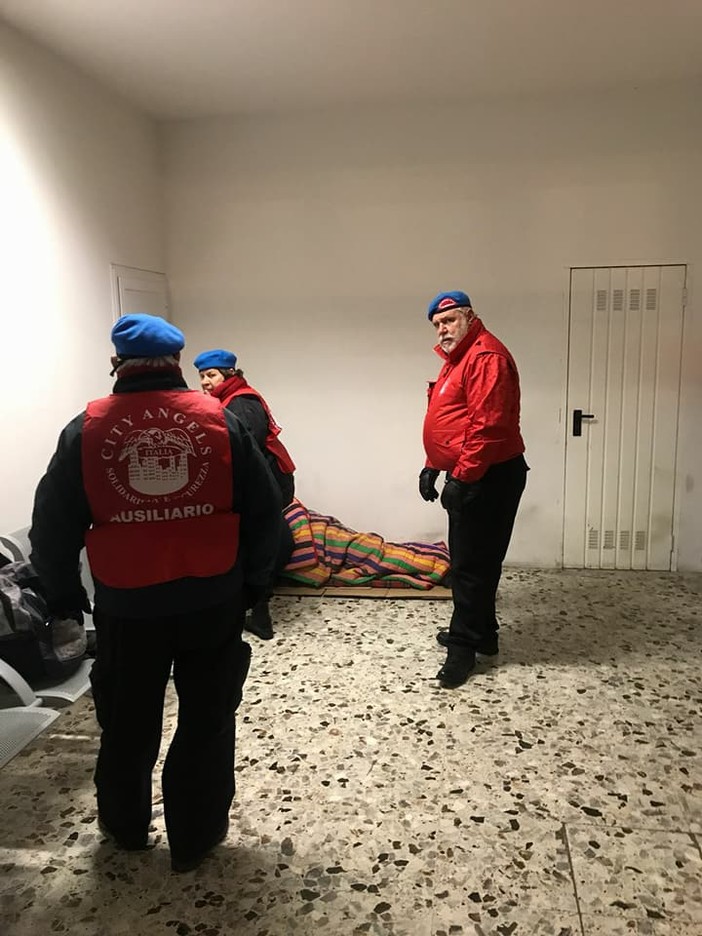 Notti gelide, i City Angels portano il loro aiuto ai senzatetto