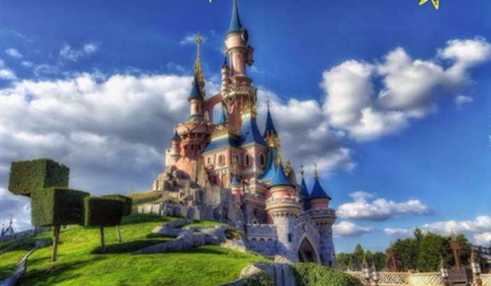 Ceriale per una notte si trasforma in un "Paese da Favola" Ceriale per una notte si trasforma in un "Paese da Favola"