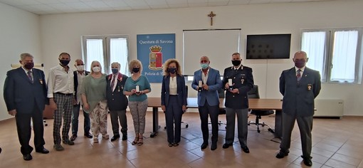 Polizia di Stato, "Medaglie di Commiato" ai colleghi in pensione Polizia di Stato, "Medaglie di Commiato" ai colleghi in pensione