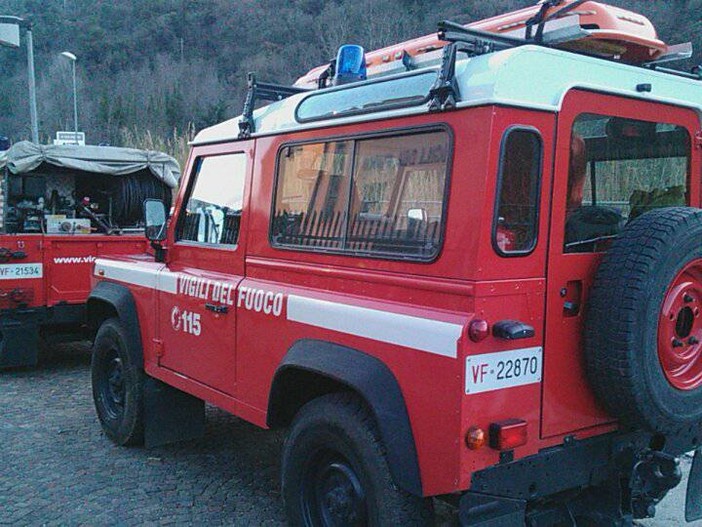 Canneto brucia ad Arnasco: intervengono i Vigili del fuoco