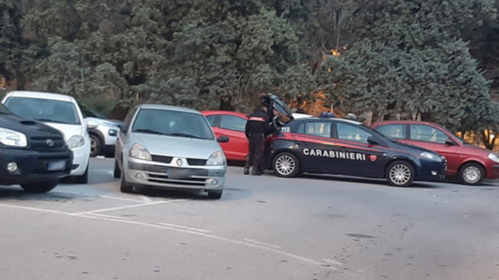 Operazione "alto impatto" dei carabinieri della compagnia di Savona: denunciato uno straniero e sanzionati due locali pubblici