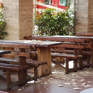 Savona, caduta di calcinacci in via Gramsci