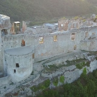 Finale Ligure: "L’uomo nell’ombra”, spettacolo itinerante all’interno del Castel Govone