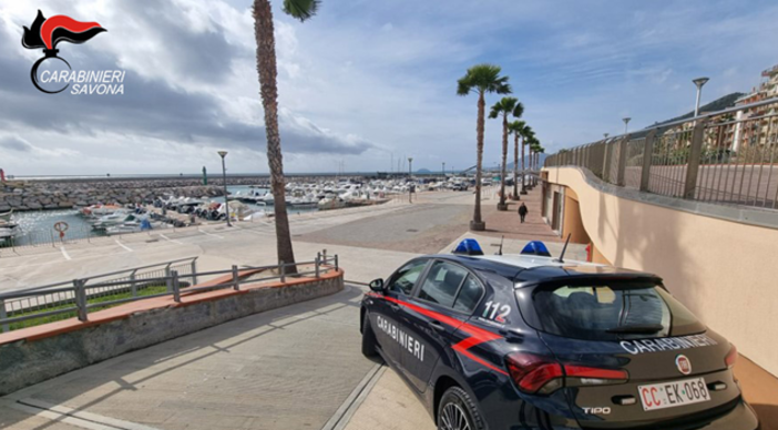 Pietra, ruba zaini e cellulari in spiaggia: 24enne torinese denunciato dai carabinieri Pietra, ruba zaini e cellulari in spiaggia: 24enne torinese denunciato dai carabinieri