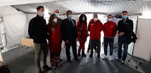 Covid, Toti: "Entro questa settimana pronti 270 posti di bassa e bassissima intensità in strutture territoriali in tutta la Liguria" Covid, Toti: "Entro questa settimana pronti 270 posti di bassa e bassissima intensità in strutture territoriali in tutta la Liguria"