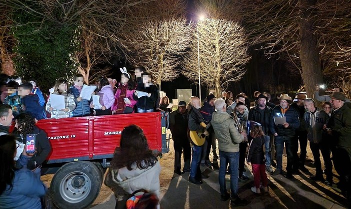 Ferrania, i bambini delle scuole "cantano le uova" ogni venerdì sera