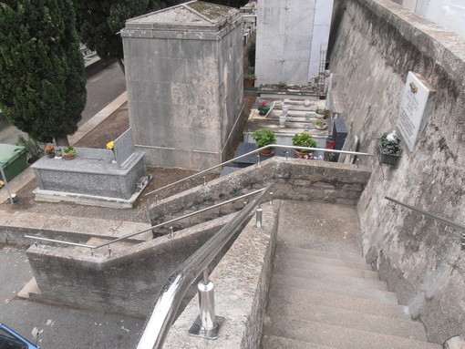 Interventi di messa a punto nei cimiteri di Alassio