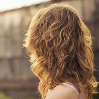 SOS capelli crespi: 4 consigli per risolvere il problema