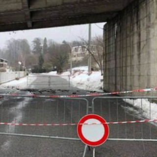 Un'immagine di repertorio della precedente chiusura di via della Resistenza a Cairo