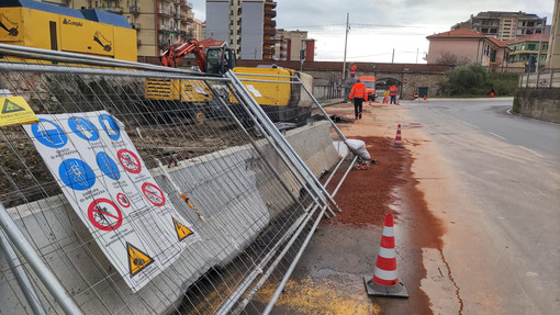 Il cantiere di via Crispi dove si è svolto l'incendio