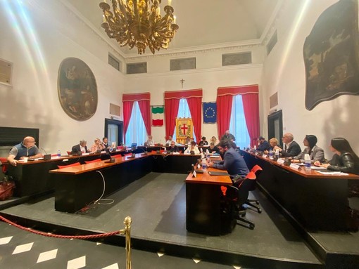 Albenga, sull’ospedale Consiglio finalmente unito: voto unanime per chiedere delucidazioni a Speranza, ma senza deresponsabilizzare Toti Albenga, sull’ospedale Consiglio finalmente unito: voto unanime per chiedere delucidazioni a Speranza, ma senza deresponsabilizzare Toti