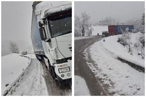 Neve in Val Bormida: Sp 28 bis chiusa causa due camion intraversati (FOTO)
