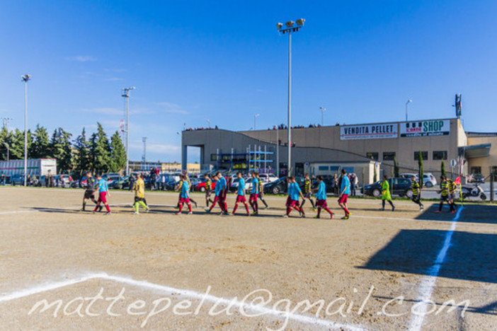 Albenga: quasi ultimati i lavori al “Massabò”. Il presidente del Pontelungo, Michele Neri: “Attendiamo il sopralluogo della FIGC” Albenga: quasi ultimati i lavori al “Massabò”. Il presidente del Pontelungo, Michele Neri: “Attendiamo il sopralluogo della FIGC”