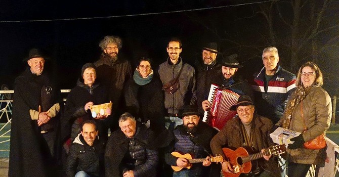 A Bormida le uova diventano musica: tra canti tradizionali e offerte per la comunità