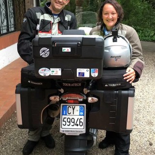 Da Albenga a Capo Nord in moto, il viaggio di nozze di Paola e Mauro all'insegna dell'avventura