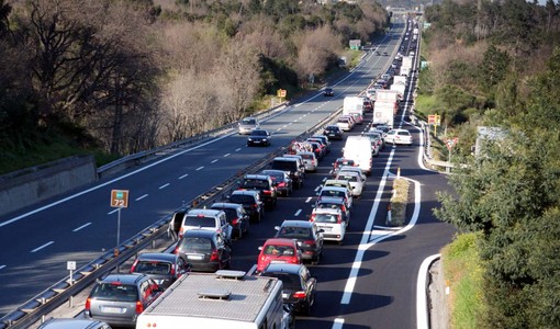 Controesodo, domenica da bollino rosso sulle autostrade liguri: criticità fino alle 19 sulle direttrici di rientro Controesodo, domenica da bollino rosso sulle autostrade liguri: criticità fino alle 19 sulle direttrici di rientro