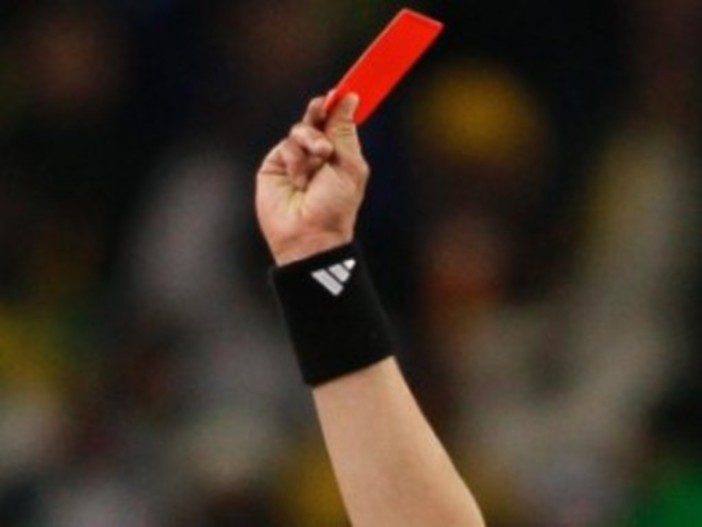 Calci e pugni a un giocatore avversario, l'Andora allontana il proprio tecnico: "Decisione inevitabile, speriamo in un chiarimento"