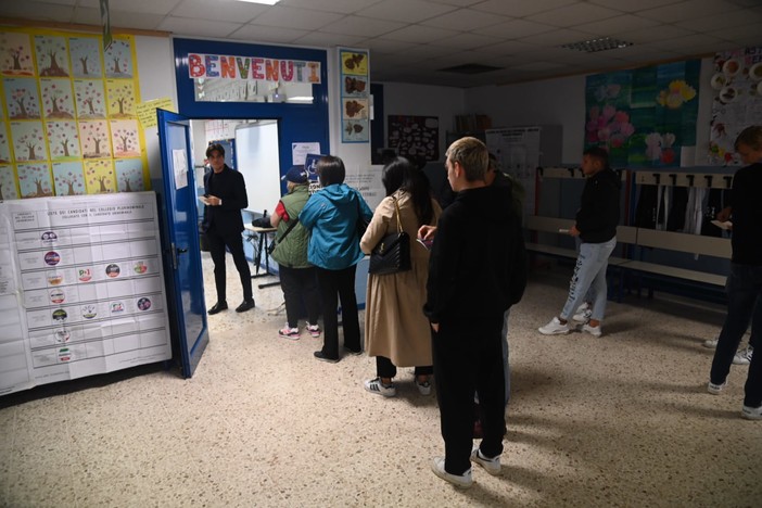 Elezioni 2022, alle 19 affluenza nel savonese si attesta al 54.84%, nel 2018 si era fermata al 62.25% Elezioni 2022, alle 19 affluenza nel savonese si attesta al 54.84%, nel 2018 si era fermata al 62.25%