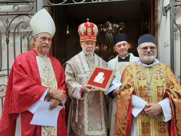 La diocesi di Albenga-Imperia "scomunica" don Ferrando, lui replica: "Per me è una medaglia"
