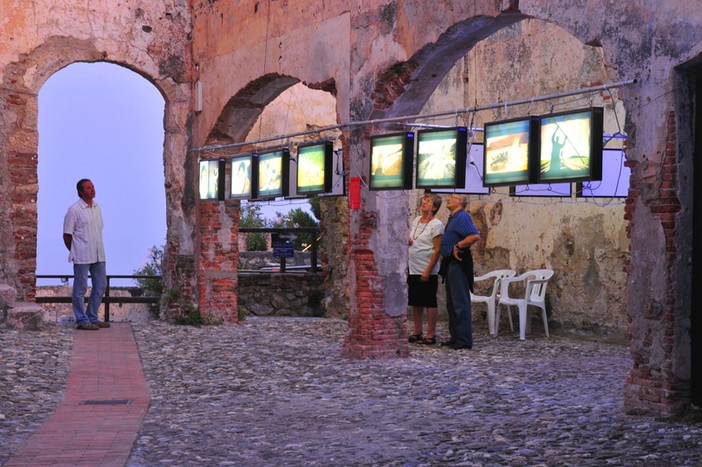 Finale Ligure: Castelfranco Off al via gli spettacoli